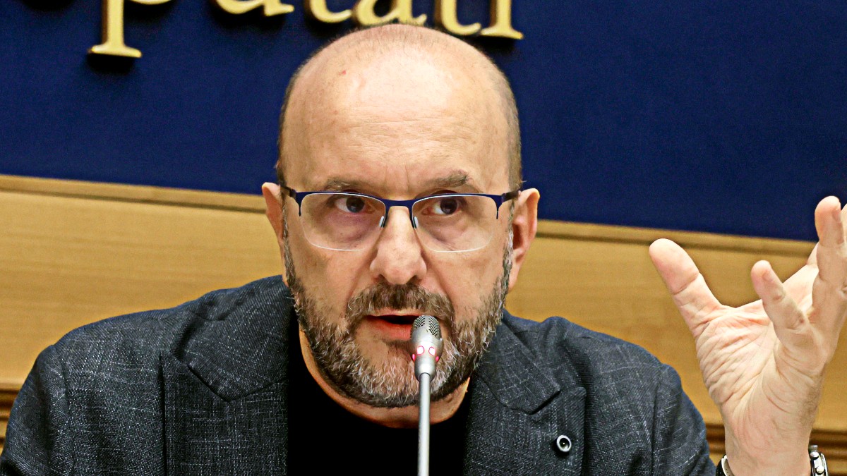 malag242 il governo vuole commissariare la figc sarebbe l8217ennesima presa di potere mai vista una politica cos236 sfrontata berruto sul caso tesseramento da Ilfattoquotidiano.it malag242 il governo vuole commissariare la figc sarebbe l8217ennesima presa di potere mai vista una politica cos236 sfrontata berruto sul caso tesseramento