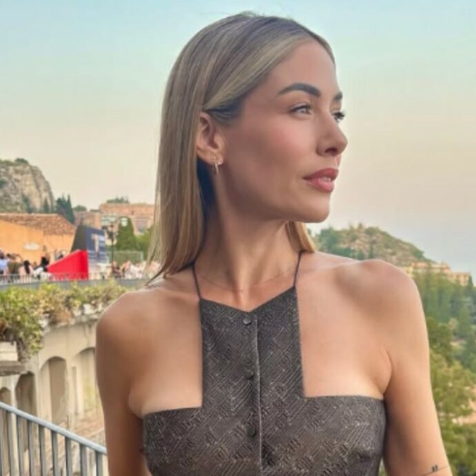 “Ho perso mio padre. Sono sprofondata nel buio. Al concerto di Cremonini ho provato vergogna per un attimo di leggerezza e sono scoppiata a piangere. Allora l’ho raccontato…”: parla Sarah Felberbaum