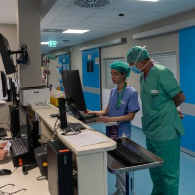 Copertina di Overbooking sanitario contro le liste d’attesa: una prenotazione in più nelle agende per coprire i buchi di chi non si presenta. “Non si capisce su chi ricadrà quel lavoro extra”