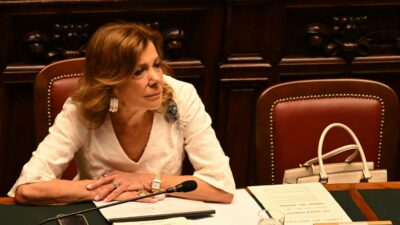 Copertina di Iniziato l’esame alla Camera tra timori e sospetti: oggi il voto segreto sulle pregiudiziali