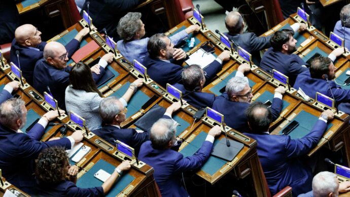 Legge elettorale, il governo Meloni supera lo scoglio del primo voto segreto: bocciate le pregiudiziali di costituzionalità