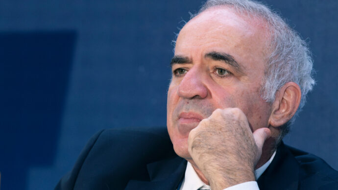 L’oppositore russo Kasparov: “Avvertito da Lituania e Usa che la mia vita è in pericolo”