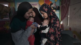 Gaza’s Twins, la vita che resiste tra le macerie: la storia dei gemelli nati sotto le bombe