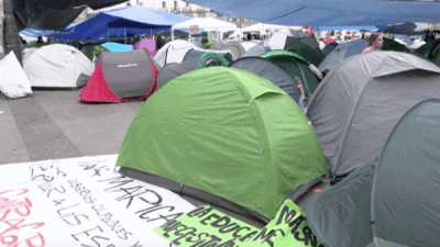 Copertina di Spagna, i decreti sulla casa non convincono i movimenti: “Sbagliato dividere il provvedimento in due, la mobilitazione non si ferma”