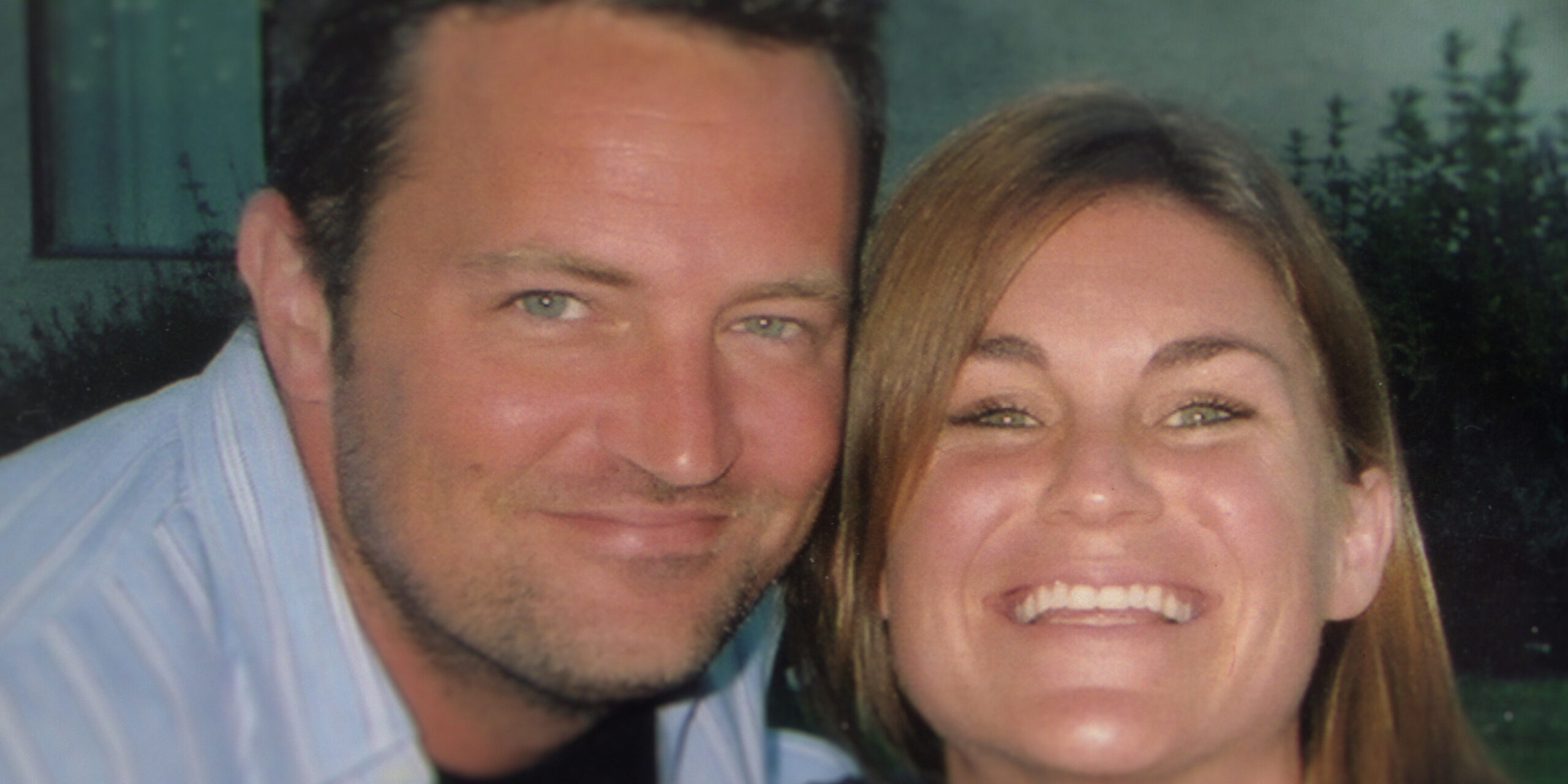 “Mio fratello ha speso 7 milioni di dollari per cercare di disintossicarsi. Dà l’idea di quanto prendesse sul serio la sua malattia”: parla la sorella di Matthew Perry