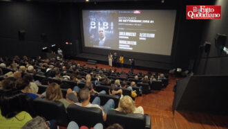 Copertina di 130 sale collegate per the Bibi Files, il film vietato in Israele: la serata-evento a Roma con Alexis Bloom, Giulia Innocenzi e Maddalena Oliva
