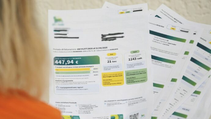 Bollette, lo sconto di Eni su luce e gas è uno spot: di fatto il costo resta uguale
