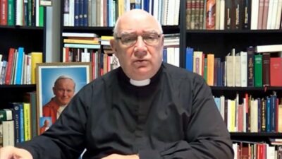 Copertina di Abusi su giovani: la condanna vaticana, ma il prete è morto