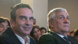 Copertina di Forza Italia, faccia a faccia Tajani-Occhiuto nell’ufficio di Gianni Letta: l’irritazione del leader dopo le critiche del suo vice