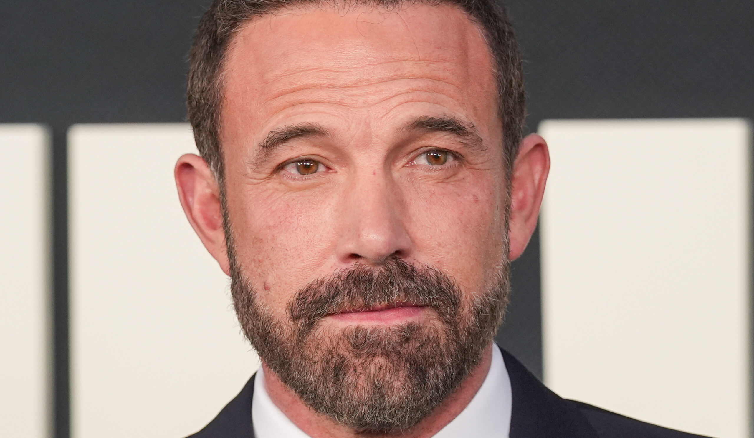 “Ho perso entrambi i genitori in pochi mesi. Così ripenso alla mia infanzia”: Ben Affleck rompe il silenzio e la verità su sua madre commuove tutti
