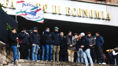Copertina di Sapienza, propaganda di Azione Universitaria sulle mail degli studenti: l’Ateneo apre un’indagine interna