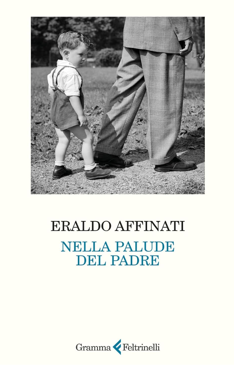 Una sconosciuta gli manda la foto del padre bambino e riapre il passato: Eraldo Affinati racconta la sua famiglia in “Nella palude del padre”