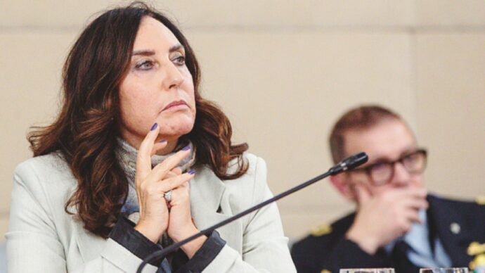 Dal ministero della Difesa  a Dg della lobby delle armi Aiad