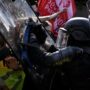 Copertina di I liceali francesi contro il riarmo  non s’arrendono alla repressione