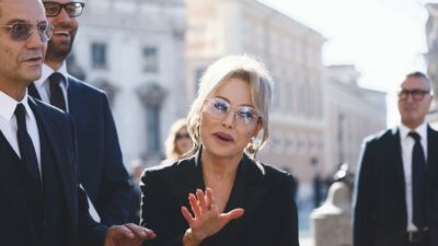 Copertina di Forza Italia grida al complotto e riscrive il diritto: “È un accanimento”