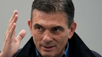 Copertina di Bolivia, arrestato il procuratore generale Mariaca: indagava sui finanziamenti illeciti tra il presidente Paz e il mondo Maga