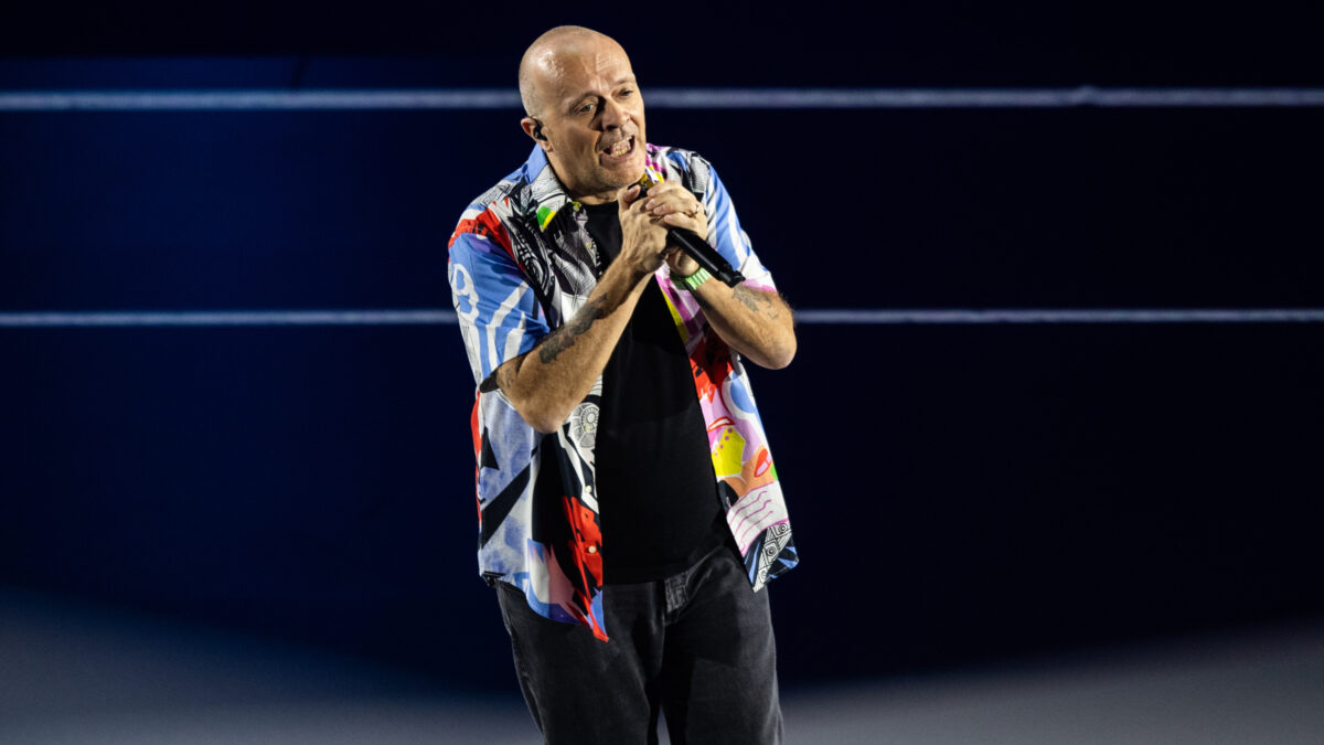 giorno dopo giorno mi son reso conto che stavo fondamentalmente parlando di me e mauro max pezzali e l8217omaggio agli 883 con la sua nuova canzone da Ilfattoquotidiano.it giorno dopo giorno mi son reso conto che stavo fondamentalmente parlando di me e mauro max pezzali e l8217omaggio agli 883 con la sua nuova canzone