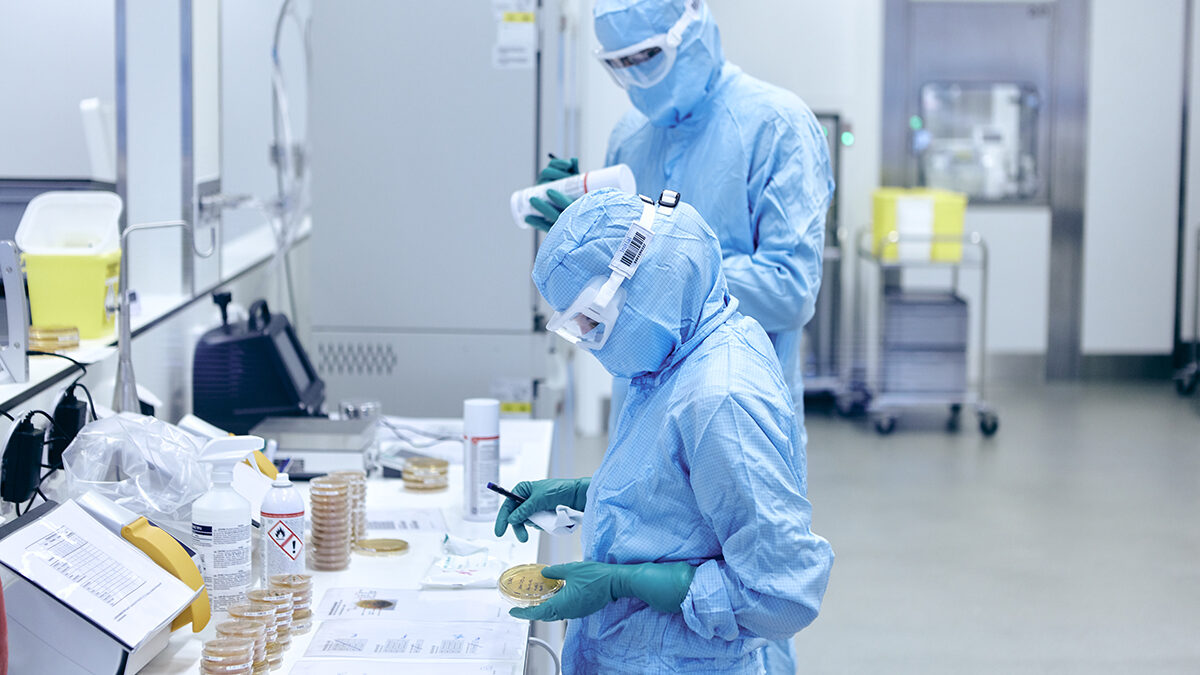 morta di peste polmonare in siberia una tecnica di laboratorio 200 persone in quarantena attivate misure anti epidemiche da Ilfattoquotidiano.it morta di peste polmonare in siberia una tecnica di laboratorio 200 persone in quarantena attivate misure anti epidemiche
