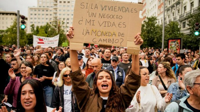 I 70 mila contro gli sfratti:  “Ora sciopero generale”