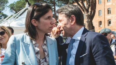 Copertina di Conte (ri)avvisa Schlein:   “No a un progetto diluito”