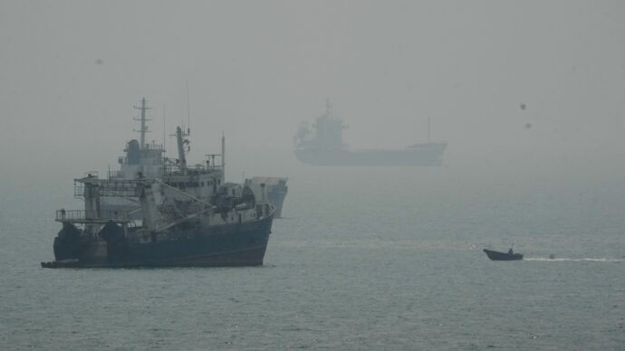 Iran: “Arrivata una serie di nuove proposte dagli Usa”. Colpita una nave cisterna nello Stretto di Hormuz
