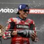 Copertina di MotoGp in Giappone, Marc Marquez vince davanti alle Aprilia di Martin e Bezzecchi | Ordine di arrivo e classifica generale