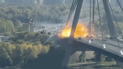 Copertina di Ucraina, le immagini del nuovo attacco di Mosca contro il ponte Nord di Kiev