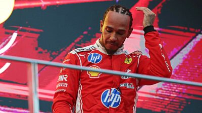 Copertina di Ferrari, che rimpianto: la strategia rovina ancora tutto. Hamilton: “Avrei potuto giocarmi la vittoria”. Leclerc: “Red Bull fa scelte più azzeccate di noi”