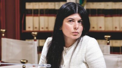 Copertina di Scarpinato, FdI punta dritto all’epurazione. Conte: “Avete scudato le chat di Delmastro e Caroccia”