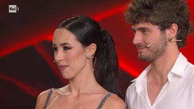 Copertina di Ballando con le Stelle, buona la prima? Non proprio. Pesa l’assenza di Selvaggia Lucarelli, Barbara D’Urso non incide
