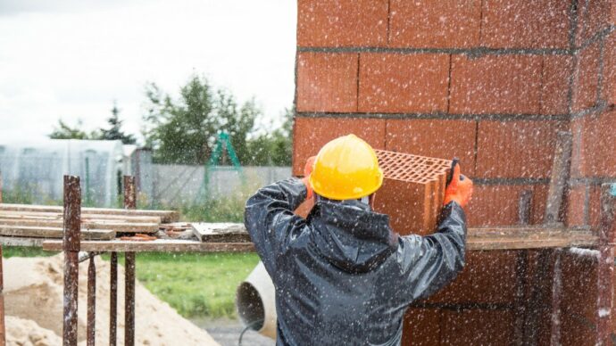A Caivano operaio 61enne muore lavorando in nero. Scotto (Pd): “Abbandonato come un cane in fin di vita”