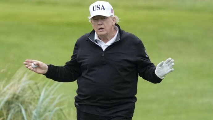 Trump vuole l’ora legale tutto l’anno “perché pensa ai profitti dei proprietari dei golf club come lui”