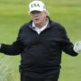 Copertina di Trump vuole l’ora legale tutto l’anno “perché pensa ai profitti dei proprietari dei golf club come lui”