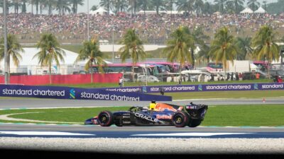 Copertina di Formula 1, Verstappen vince a Sepang. Antonelli 2° allunga nel Mondiale, Hamilton terzo in rimonta | Ordine di arrivo e classifica