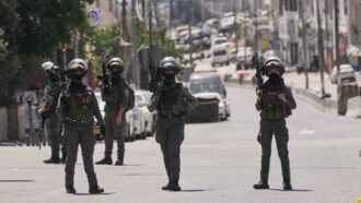 Israele, lo Shin Bet lancia l’allarme per nuovi attacchi di Hamas. Uk: “Se Israele non revoca la chiusura del nostro consolato espelliamo 27 diplomatici di Tel Aviv”