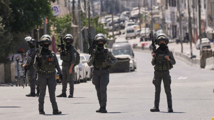Israele, lo Shin Bet lancia l’allarme per nuovi attacchi di Hamas. Uk: “Se Israele non revoca la chiusura del nostro consolato espelliamo 27 diplomatici di Tel Aviv”