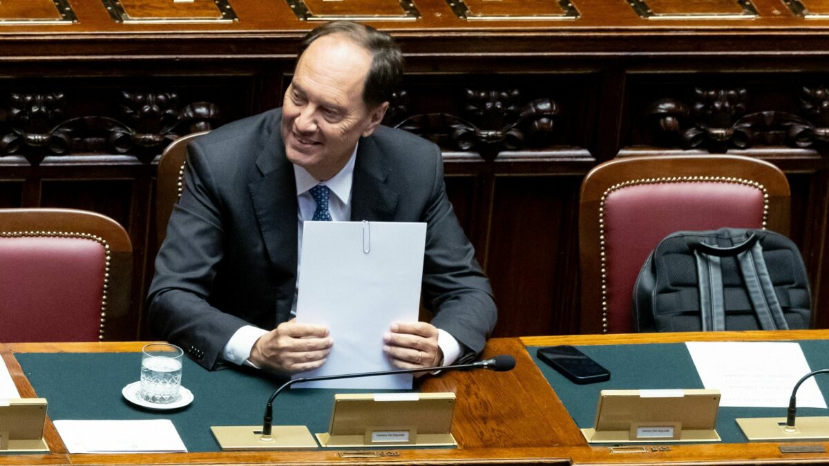 legge elettorale governo pone la fiducia sui primi tre articoli le opposizioni hanno paura della loro stessa maggioranza schiaffo al parlamento da Ilfattoquotidiano.it legge elettorale governo pone la fiducia sui primi tre articoli le opposizioni hanno paura della loro stessa maggioranza schiaffo al parlamento