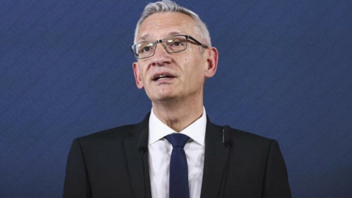 “C’è il rischio che la Germania entri in un conflitto violento con la Russia”: l’avvertimento del capo degli 007 tedeschi. E l’Estonia sposta le truppe più vicine al confine