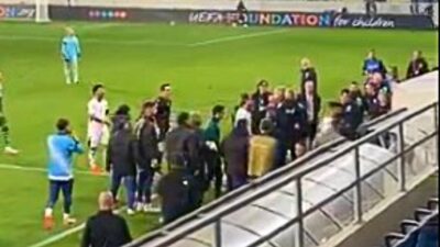 Copertina di La nazionale di Israele fa infuriare gli irlandesi: “Un loro calciatore mi ha sputato”. Il ct: “Volevano intimidirci già dall’inizio”