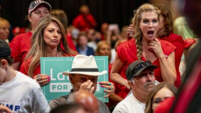 Copertina di Midterm, crolla il sostegno degli ispanici per Trump: nel 2024 fu decisivo conquistare la Casa Bianca