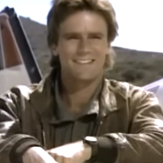 “Trump è un pezzo di mer*a. Non lo rispetto ed è la cosa peggiore che si possa dire di un essere umano. MacGyver era un eroe tv che non usava armi”: parla Richard Dean Anderson