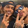 Copertina di Neymar alza due dita e fa il 22: così il campione brasiliano ha ribadito il suo supporto a Bolsonaro nelle elezioni in Brasile