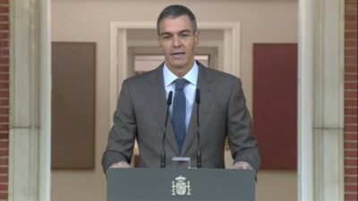 Copertina di “Decidete tra retrocedere con la destra o continuare ad avanzare” | Il discorso alla Moncloa