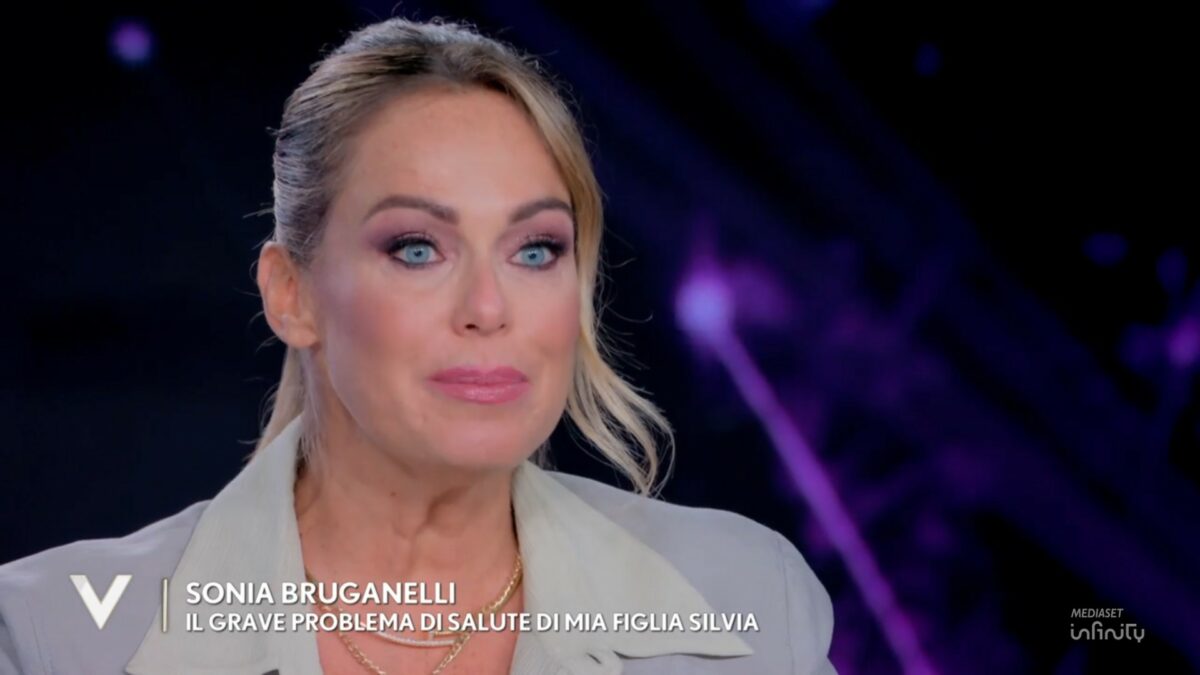 “L’urgenza con cui abbiamo dovuto correre per operare Silvia al cuore ci ha lasciati annichiliti. Paolo Bonolis era fermo”: Sonia Bruganelli racconta a Verissimo l’intervento della figlia