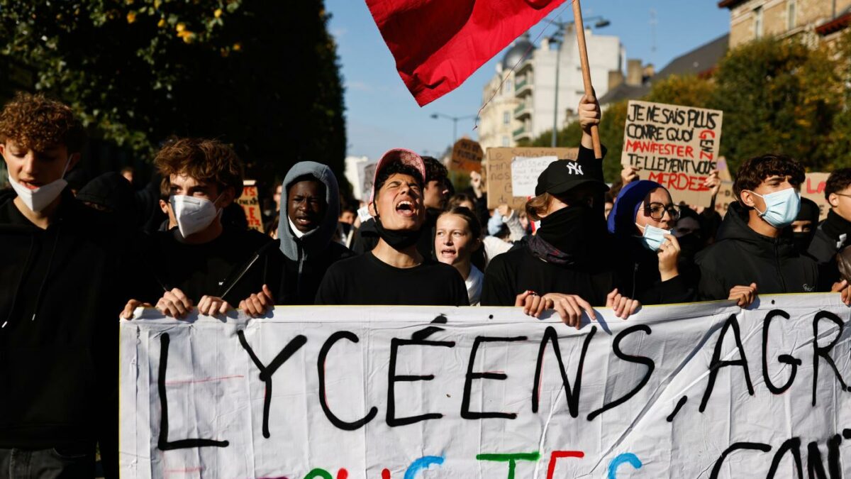 proteste in francia studenti in corteo con gli insegnanti il governo smetta di disprezzarci da Ilfattoquotidiano.it proteste in francia studenti in corteo con gli insegnanti il governo smetta di disprezzarci