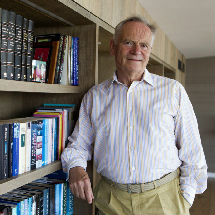 È morto Jeffrey Archer, lo scrittore britannico ha venduto oltre 300 milioni di copie nel mondo. Ex parlamentare conservatore e membro della Camera dei Lord nel 2001 fu condannato per falsa testimonianza