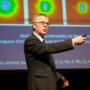 Copertina di “Congelare” la materia con i laser: il Premio Volta al fisico Jean Dalibard