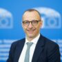 Copertina di Il Parlamento Ue revoca l’immunità all’eurodeputato del Pd Matteo Ricci. Lui: “L’ho chiesto io”