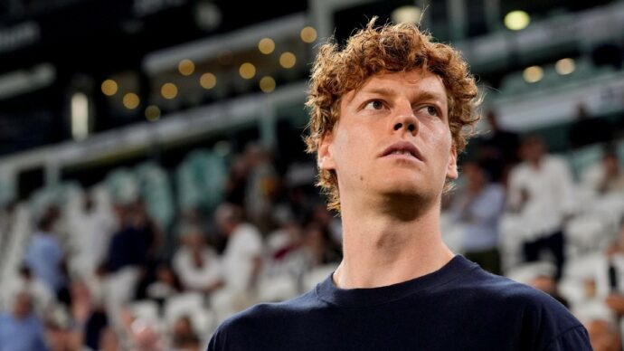 Il ginocchio malato “batte” Sinner. “Mi fermo, ci rivediamo nel 2027”