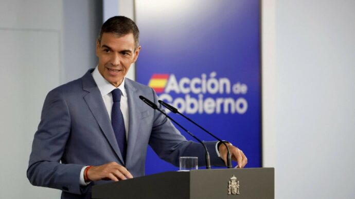 Sánchez approva il “Piano Casa”. Ma Puigdemont gli ruba la scena
